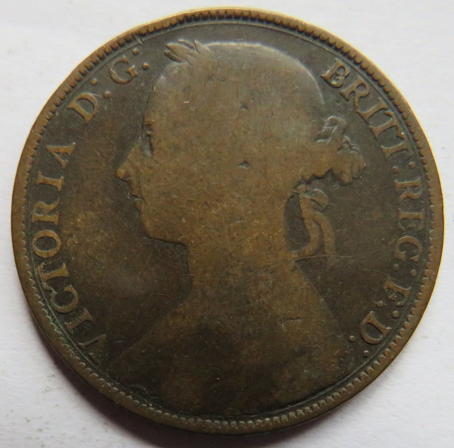 1882-H Queen Victoria Bun Head One Penny Coin - Great Britain