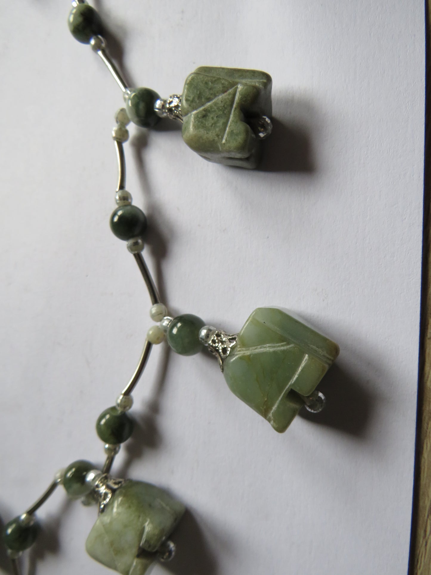 Vintage Ladies Green Hardstone Necklace