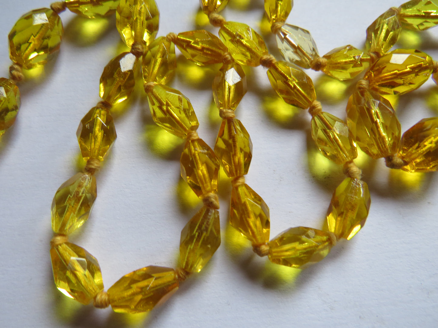 Vintage Ladies Amber / Citrine Glass Graduated Beaded Necklace