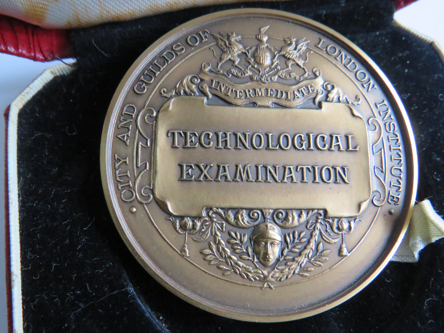 City and Guilds of London Institute Technological Examination Medal Jute Weaving 1962
