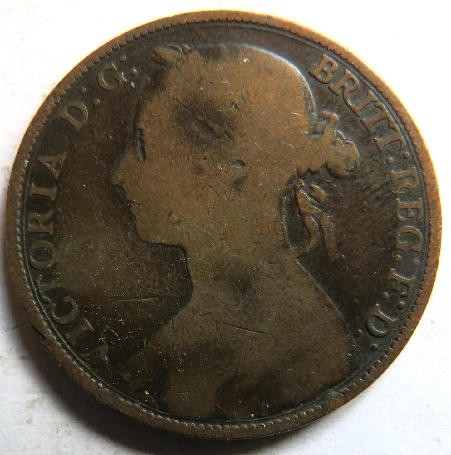 1882-H Queen Victoria Bun Head One Penny Coin - Great Britain