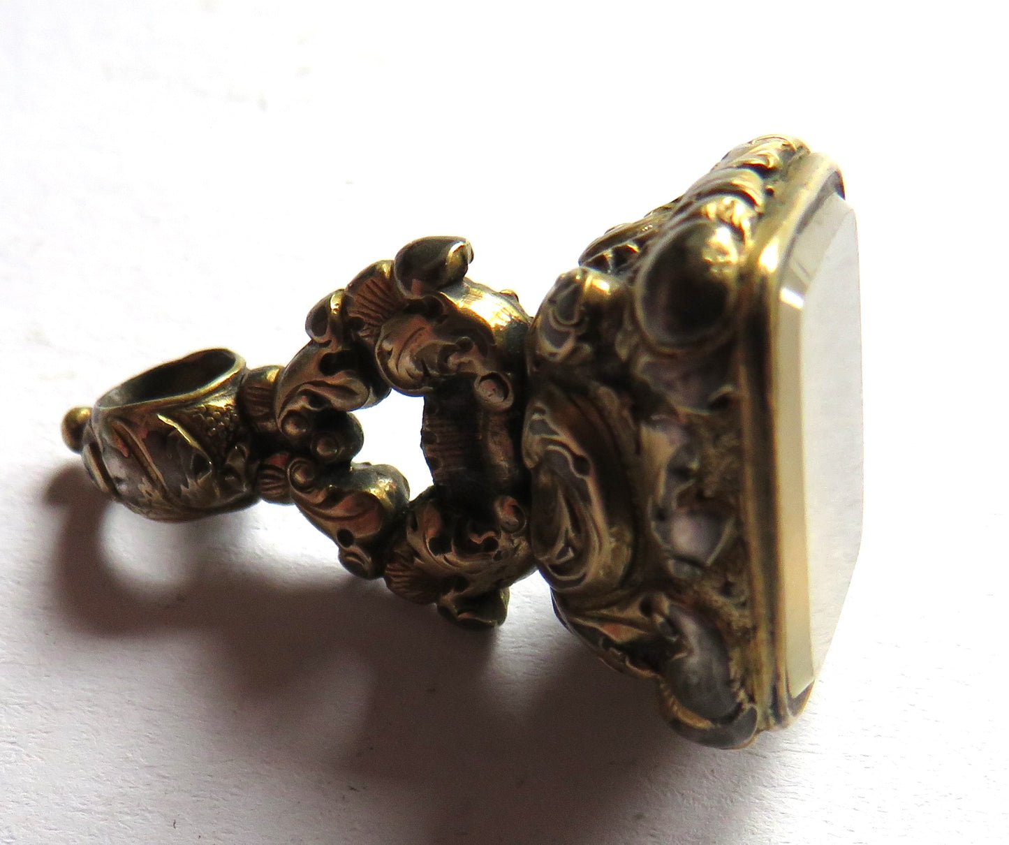Antique Yellow Metal & Agate Fob Seal