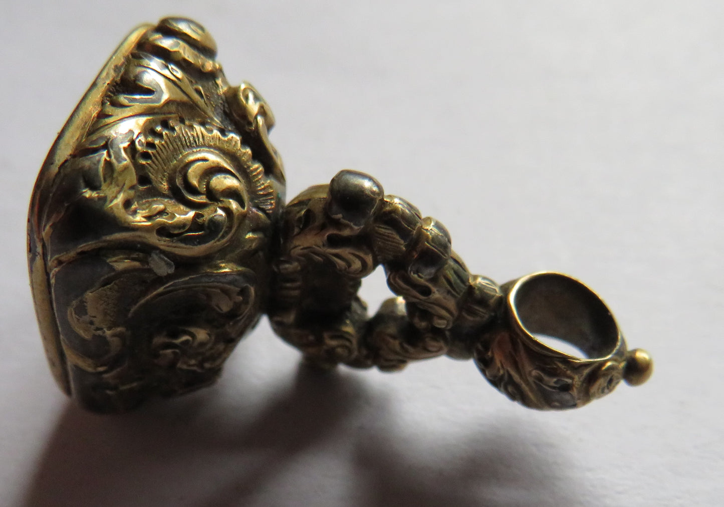 Antique Yellow Metal & Agate Fob Seal