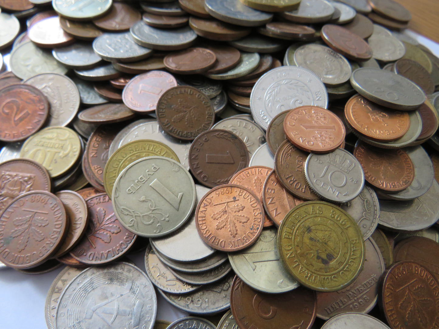 Large Collection of 7KG of Mixed World Coins