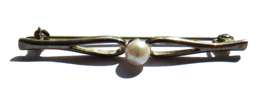 Vintage Sterling Silver & Pearl Ladies Brooch