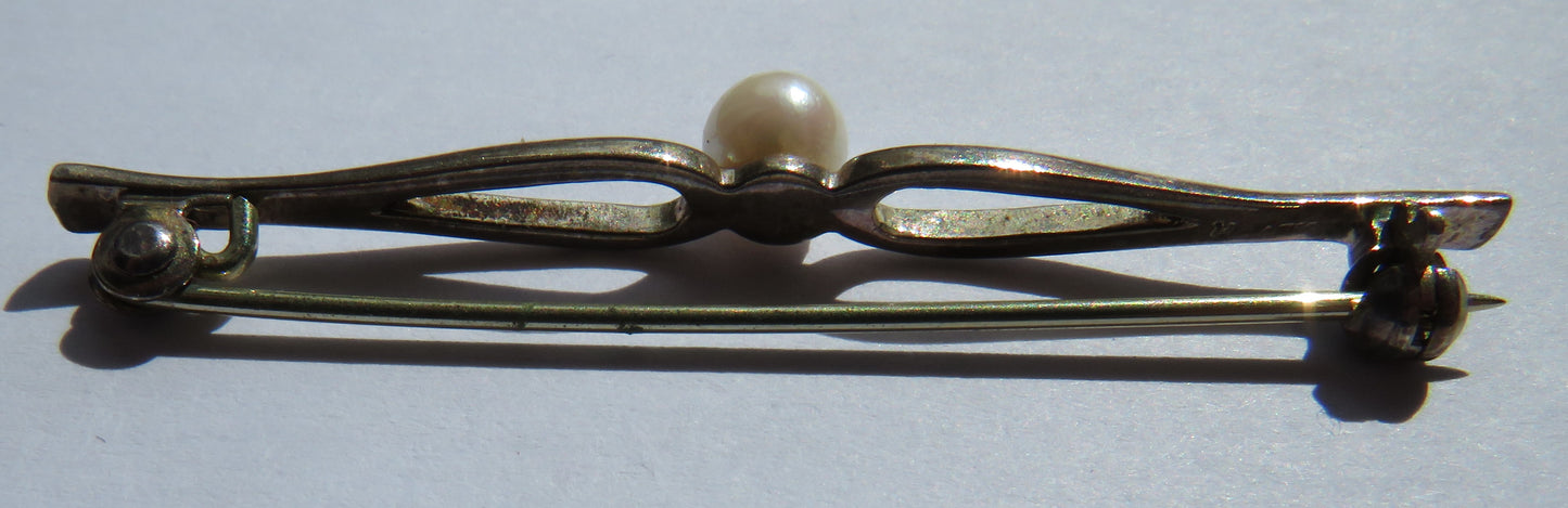Vintage Sterling Silver & Pearl Ladies Brooch