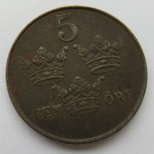 Load image into Gallery viewer, 1949 Sweden 5 Ore Coin
