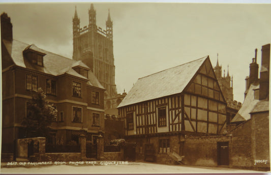 Vintage Postcard of Old Parliament From Palace Yard, Gloucester