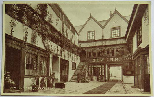 Vintage Postcard of New Inn Hotel, Gloucester