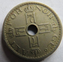 Load image into Gallery viewer, 1927 Norway 50 Ore Coin
