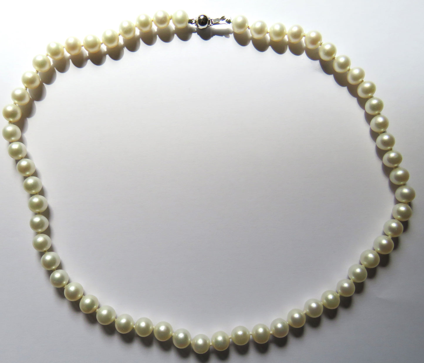 Good Quality Cultured Pearl Necklace With 9ct White Gold Clasp