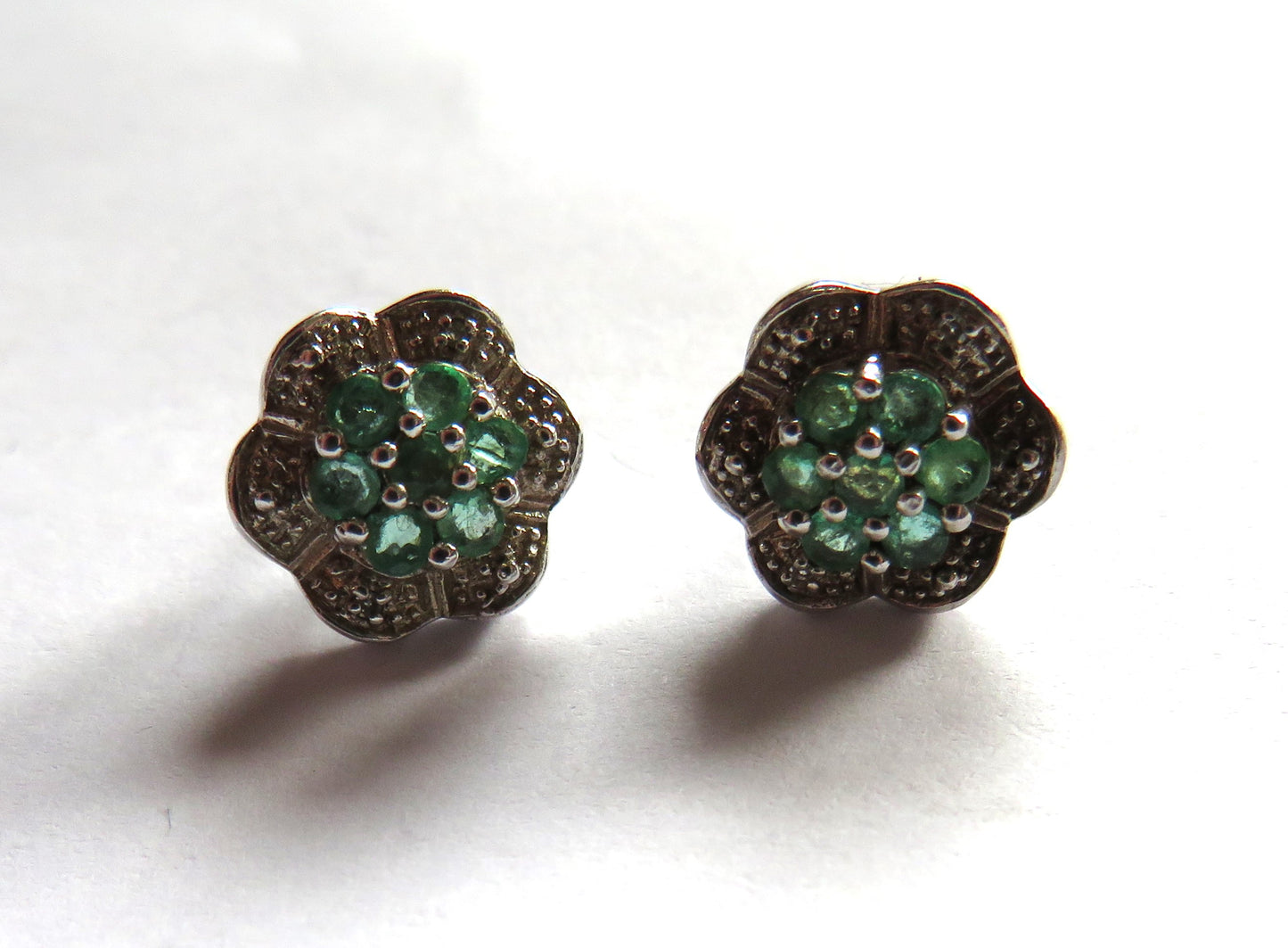 Stylish Pair of Ladies Sterling Silver & Green Stone Earrings