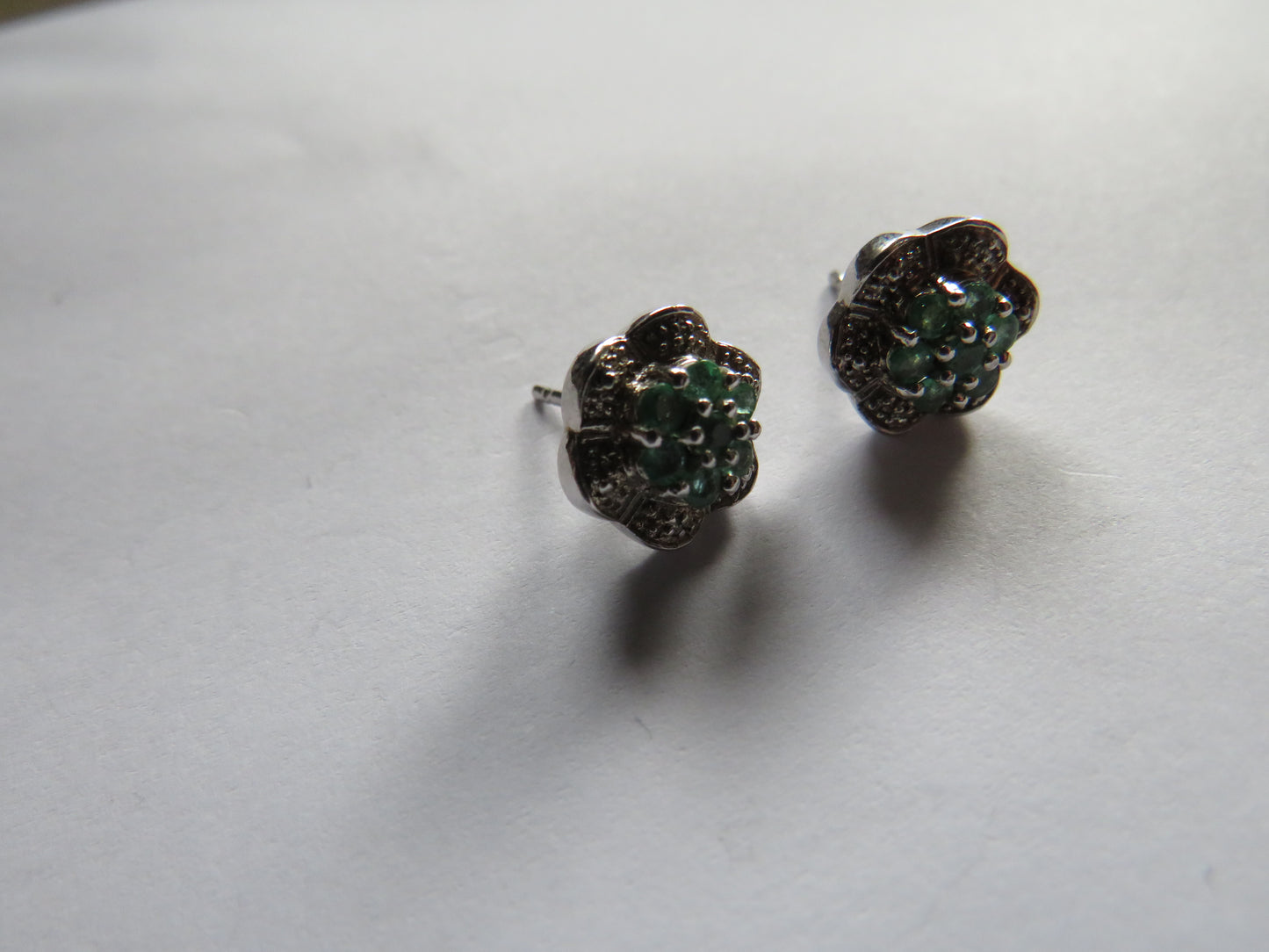 Stylish Pair of Ladies Sterling Silver & Green Stone Earrings