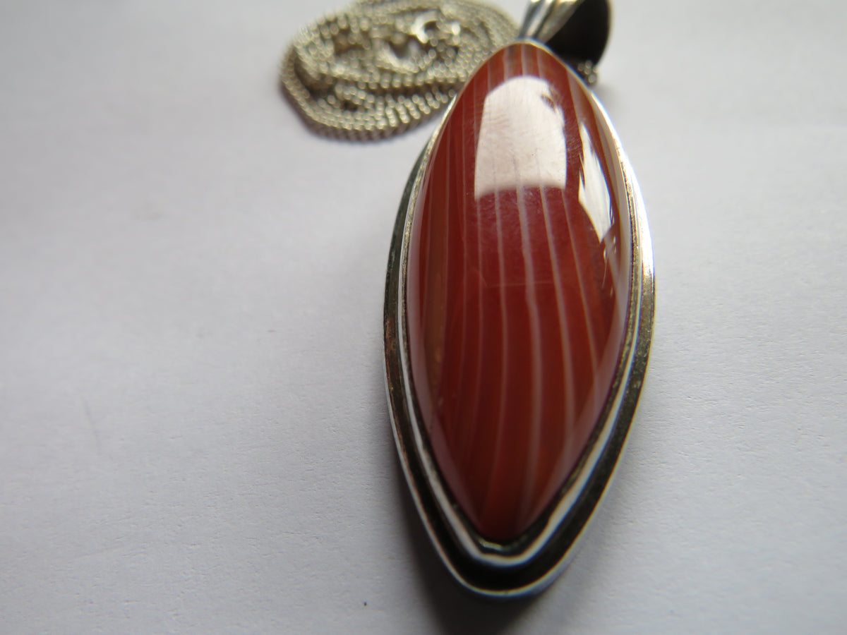 Vintage Sterling Silver & Agate Pendant & Necklace