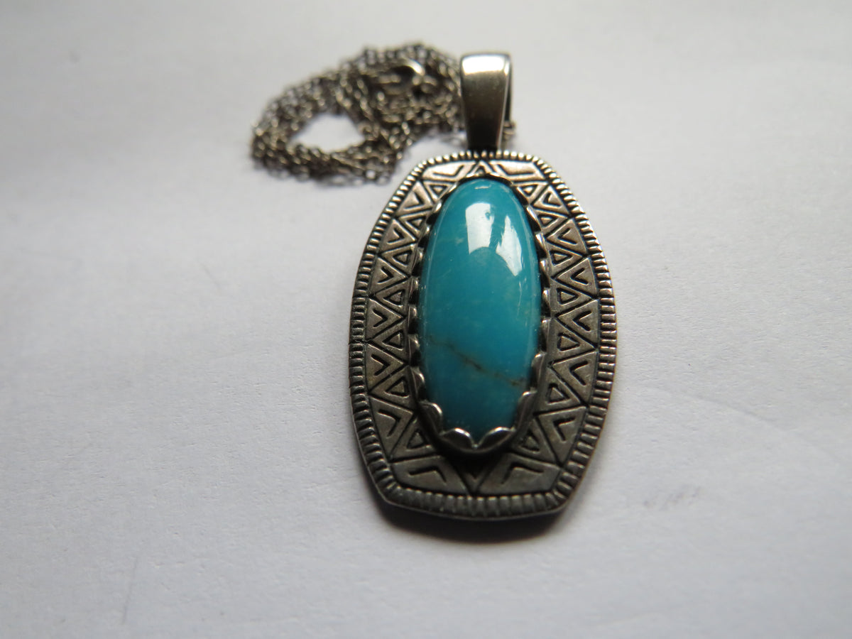 Vintage Ladies Sterling Silver & Turquoise Pendant & Necklace