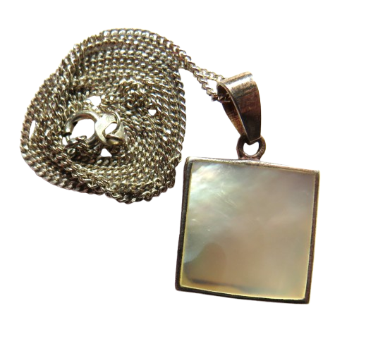Stylish Sterling Silver Necklace & Mother of Pearl Pendant