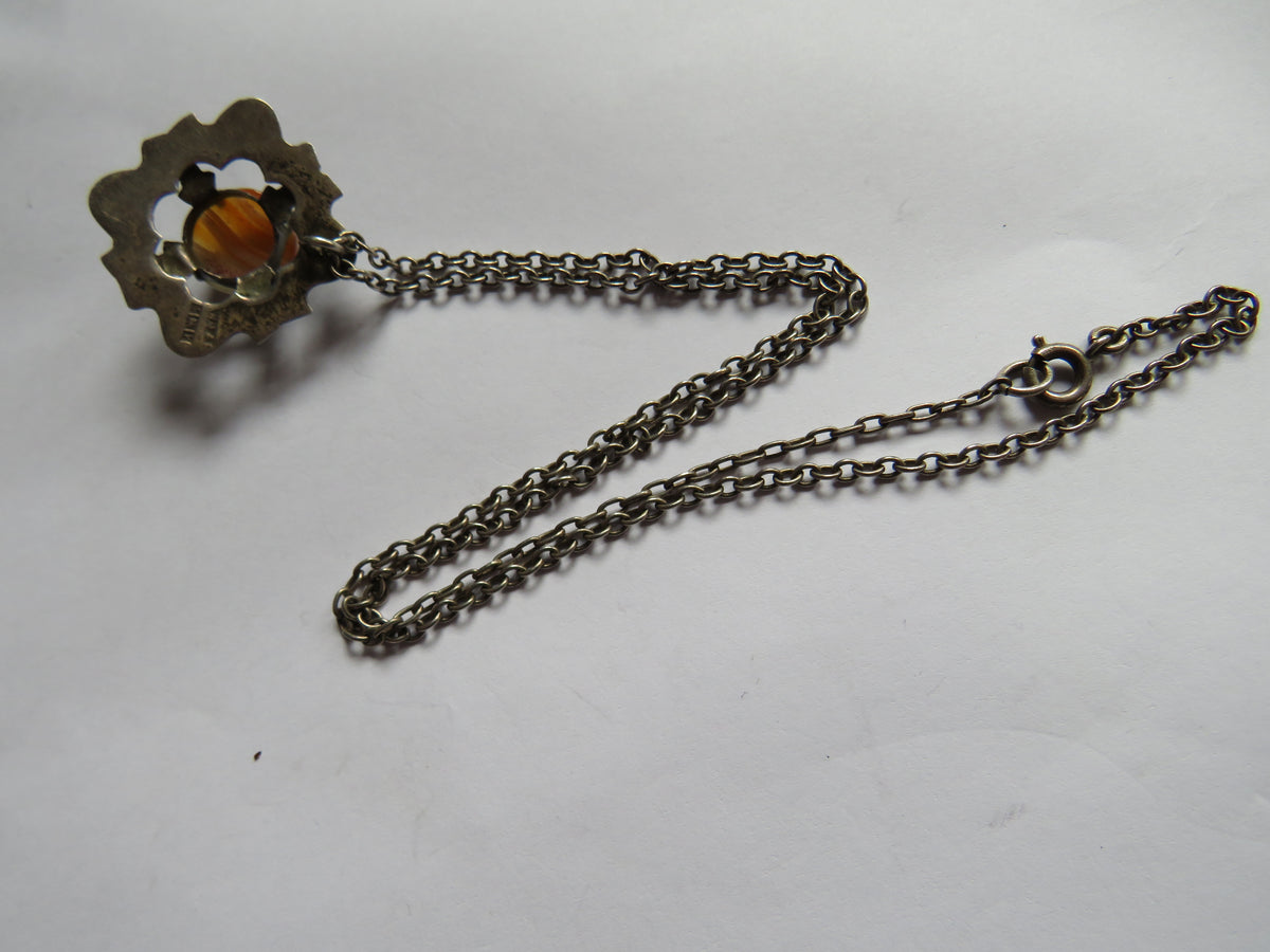 Vintage Sterling Silver & Agate Pendant & Necklace Hallmarked Birmingham 1970