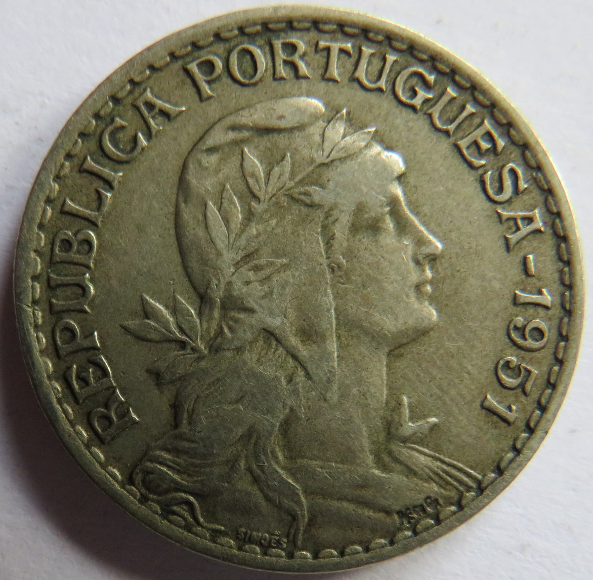 1951 Portugal One Escudo Coin image 2
