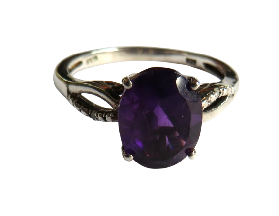 Stylish Ladies Sterling Silver & Purple Stone Ring - UK Size P