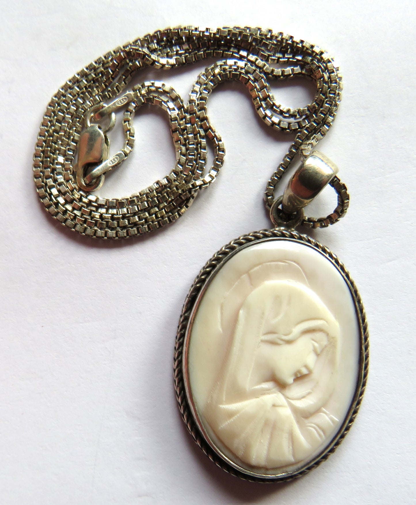 Vintage Ladies Sterling Silver Necklace With Mary Cameo Pendant