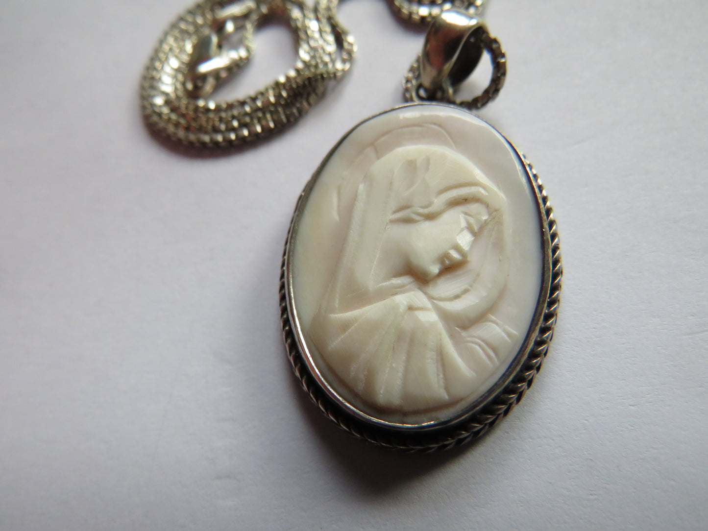 Vintage Ladies Sterling Silver Necklace With Mary Cameo Pendant
