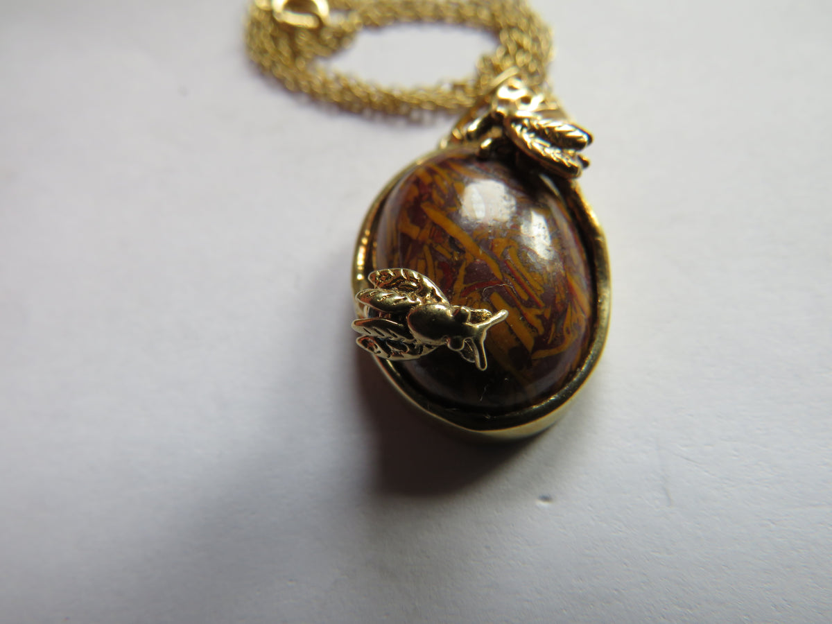 Ladies Gold Plated Sterling Silver Bee Pendant & Necklace image 3
