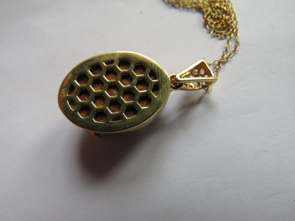 Ladies Gold Plated Sterling Silver Bee Pendant & Necklace image 4