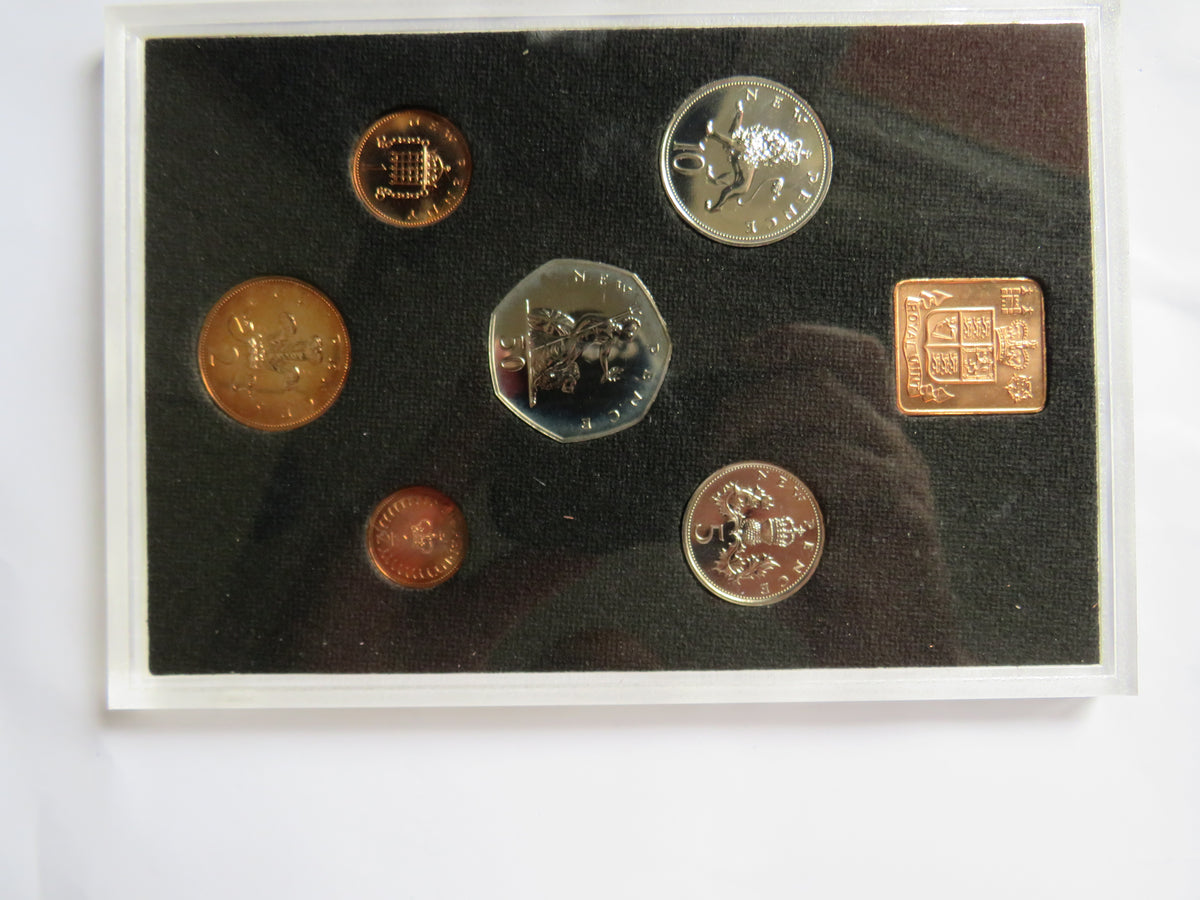 1971 The Decimal Coinage of Great Britain & Northern Ireland Proof Set By The Royal Mint