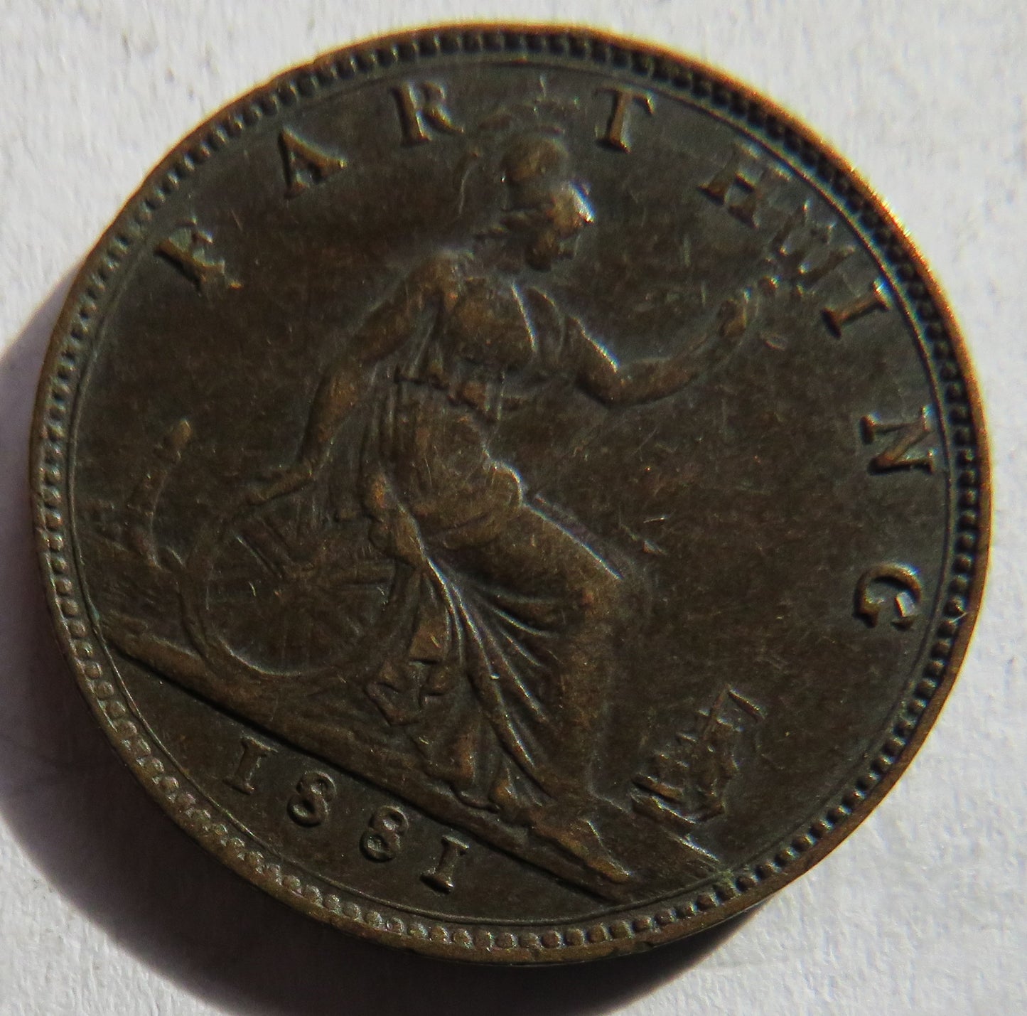 1881 Queen Victoria Bun Head Farthing Coin - Great Britain