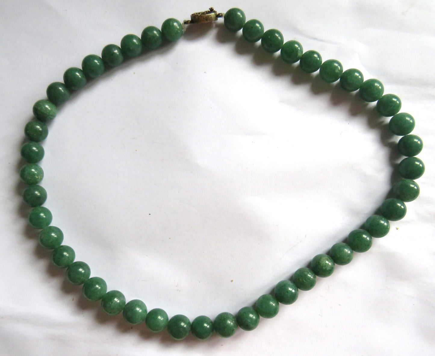 Vintage Jade Bead Ladies Necklace