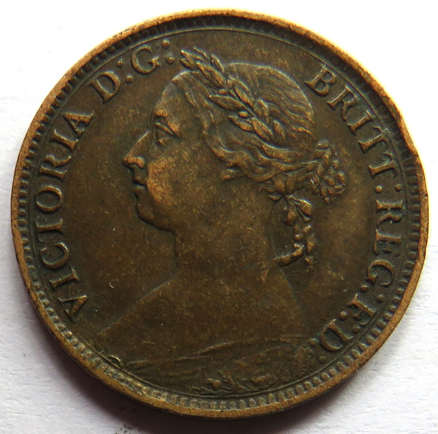 1885 Queen Victoria Bun Head Farthing Coin - Great Britain