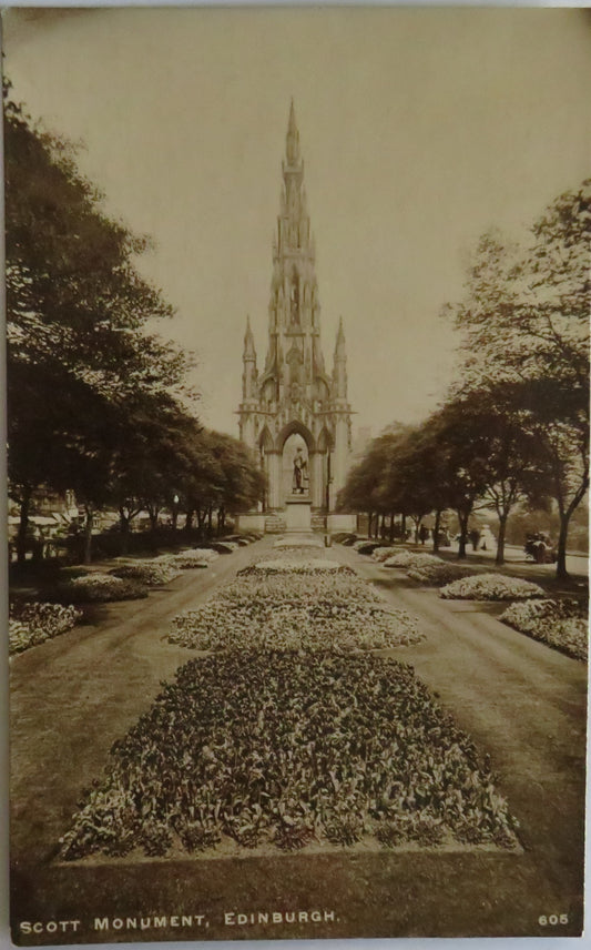 Vintage Postcard of Scott Monument, Edinburgh 1912