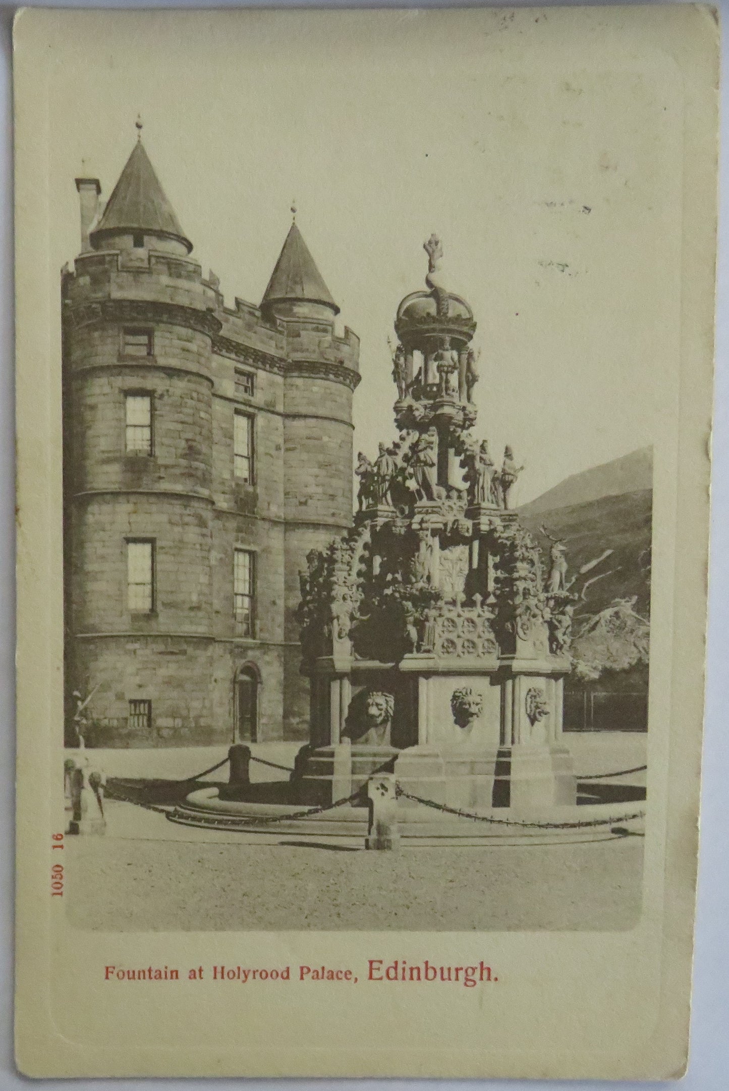 Vintage Postcard Of Fountain At Holyrood Palace, Edinburgh 1904
