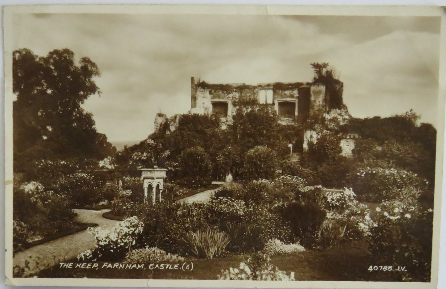 Vintage Postcard of The Keep, Farnham Castle
