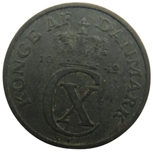 Load image into Gallery viewer, 1942 Denmark 2 Ore Coin
