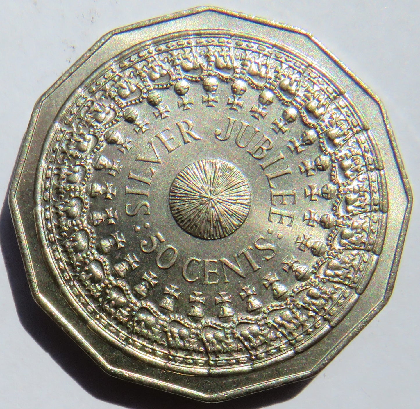 1977 Queen Elizabeth II Australia 50 Cents Coin Silver Jubilee