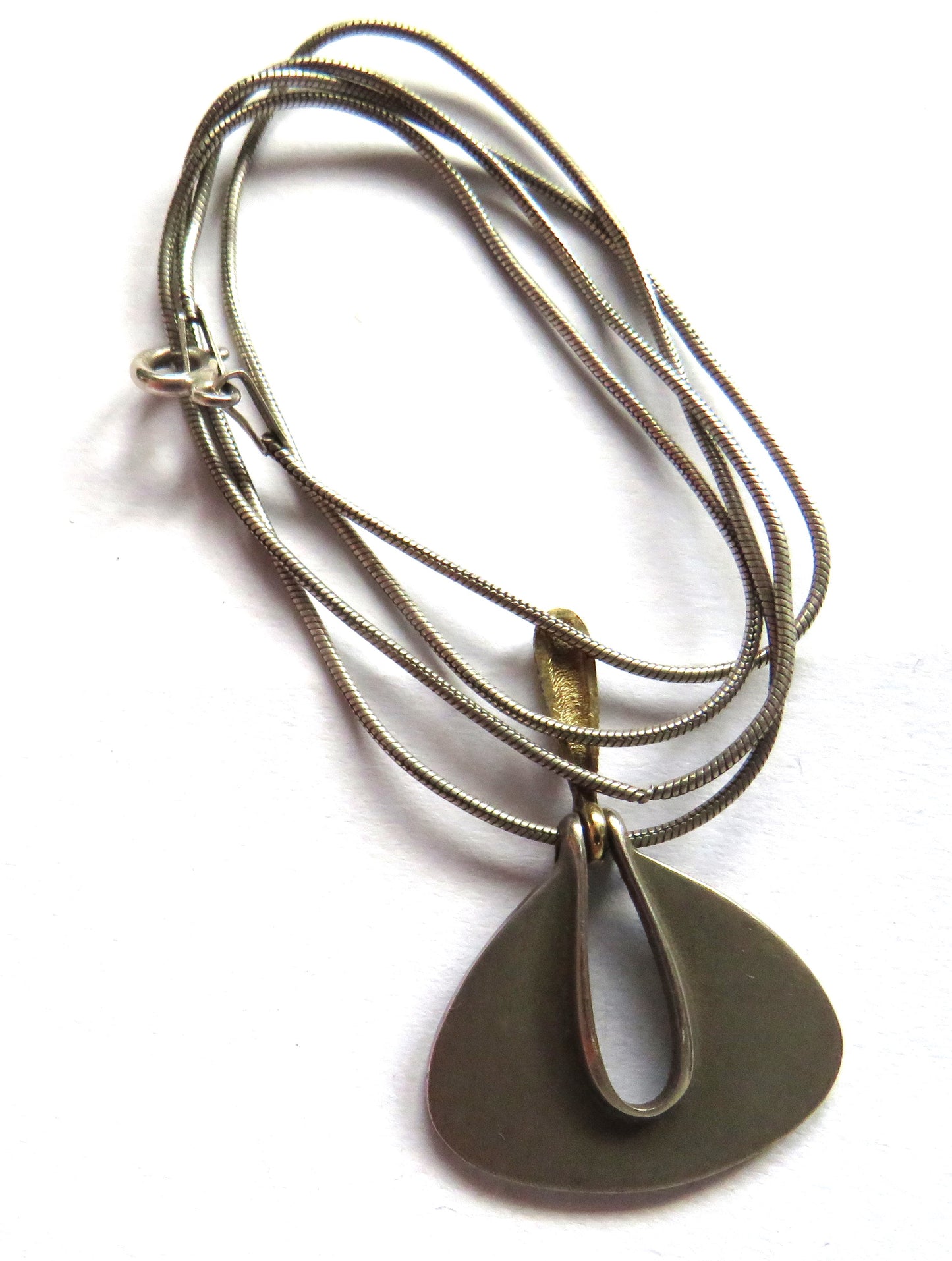 Stylish Ladies Sterling Silver Necklace & Pendant