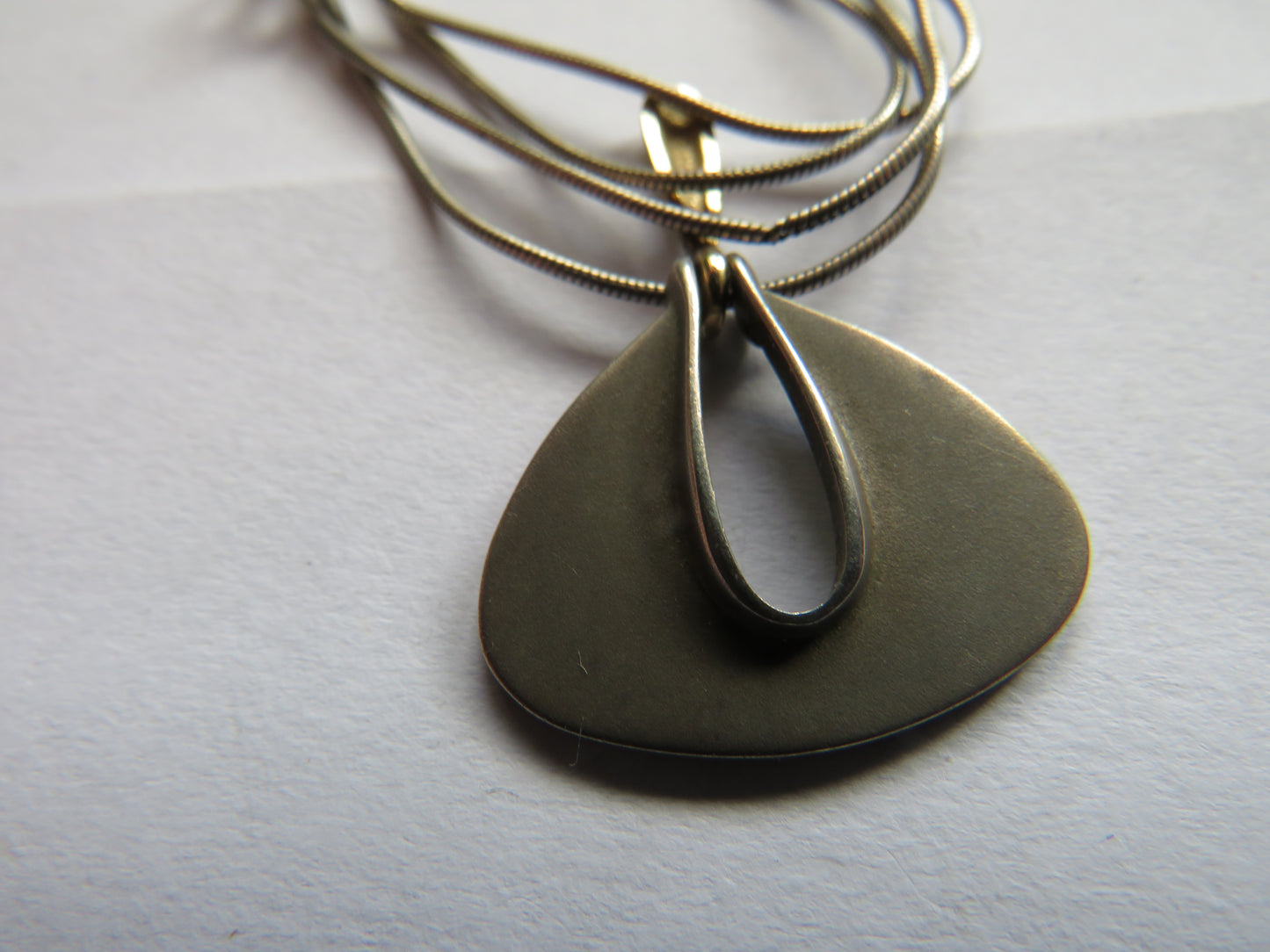 Stylish Ladies Sterling Silver Necklace & Pendant