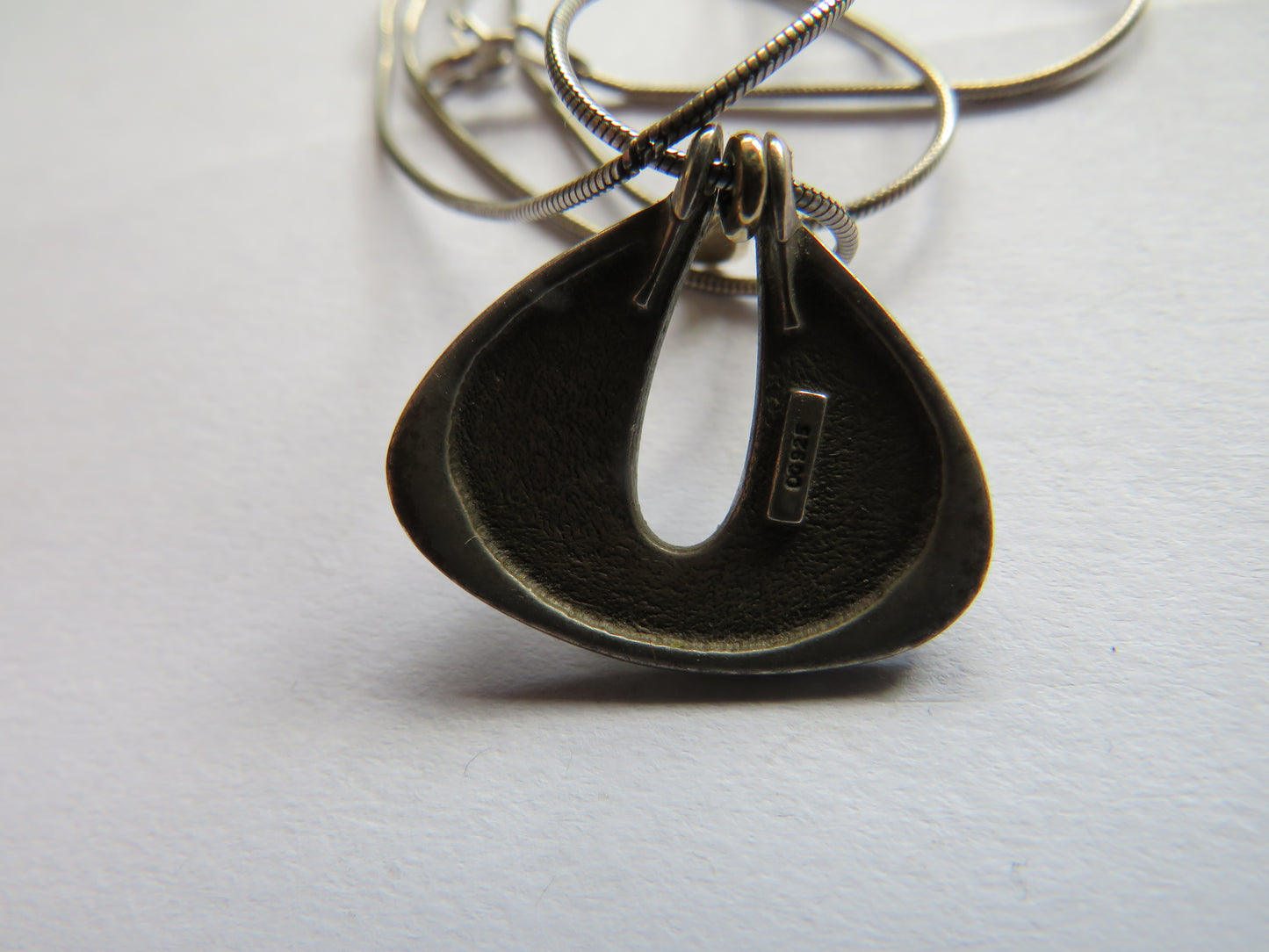 Stylish Ladies Sterling Silver Necklace & Pendant