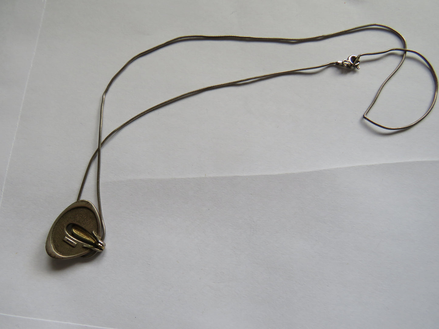 Stylish Ladies Sterling Silver Necklace & Pendant