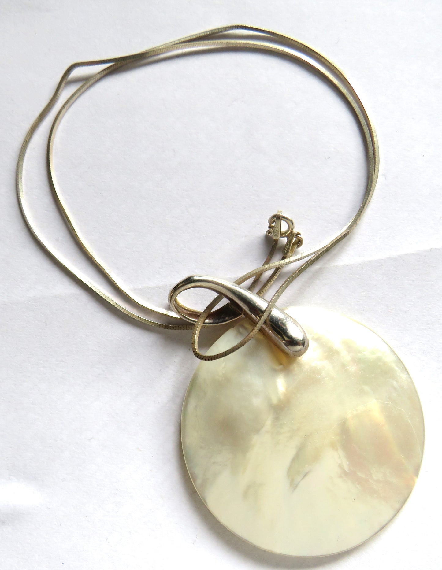 Ladies Sterling Silver & Mother if Pearl Pendant & Necklace