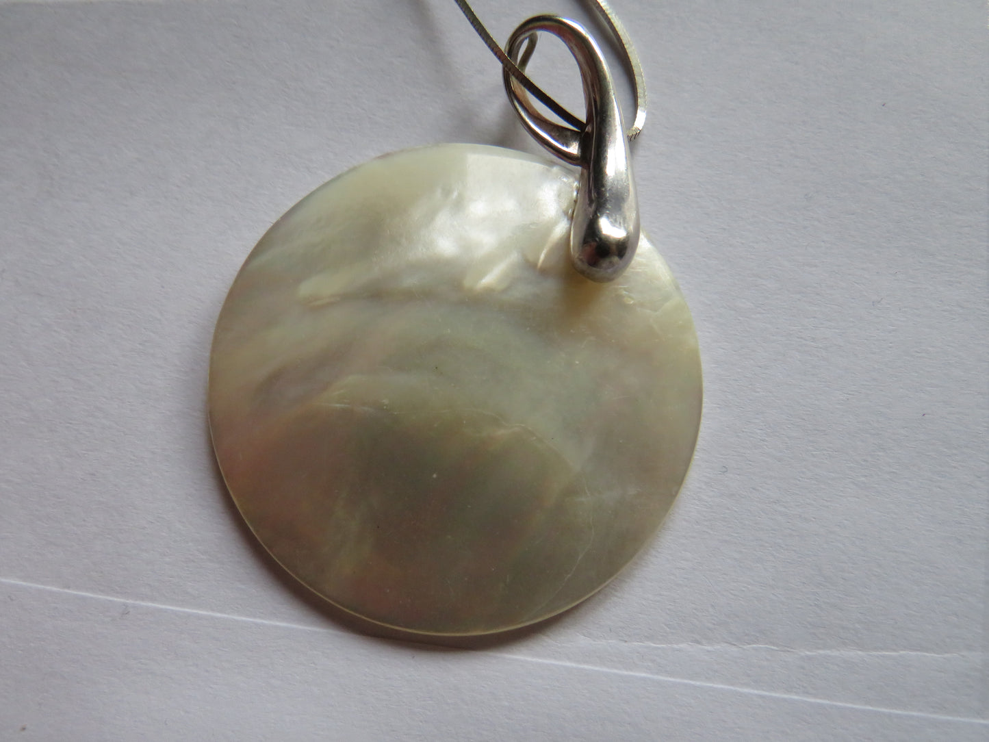 Ladies Sterling Silver & Mother if Pearl Pendant & Necklace
