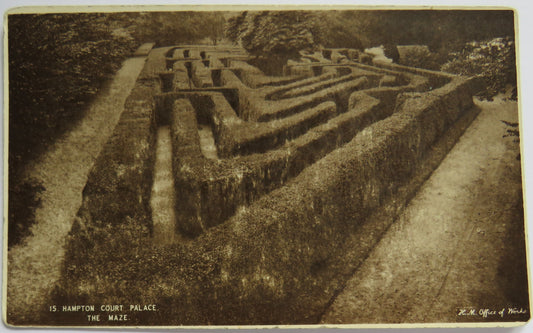 Vintage Postcard of Hampton Court Palace, The Maze