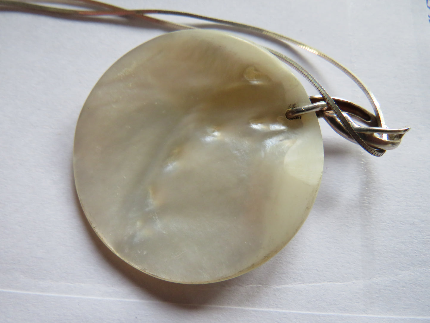 Ladies Sterling Silver & Mother if Pearl Pendant & Necklace