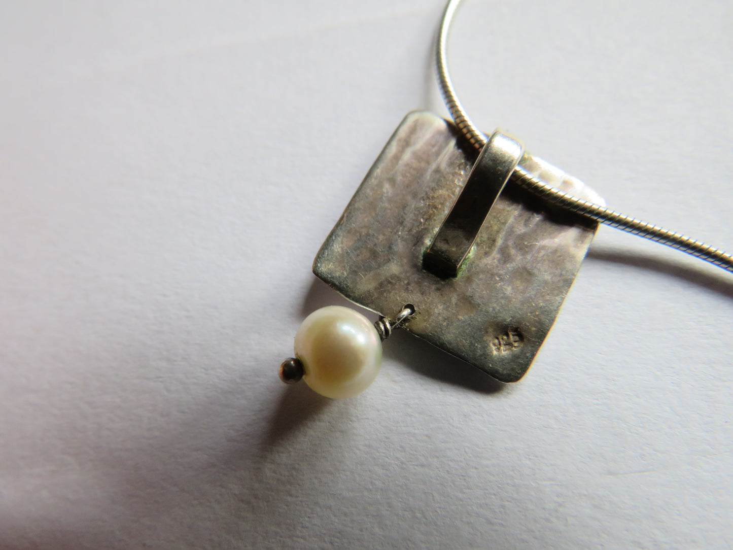 Ladies Sterling Silver Necklace & Pendant With Pearl