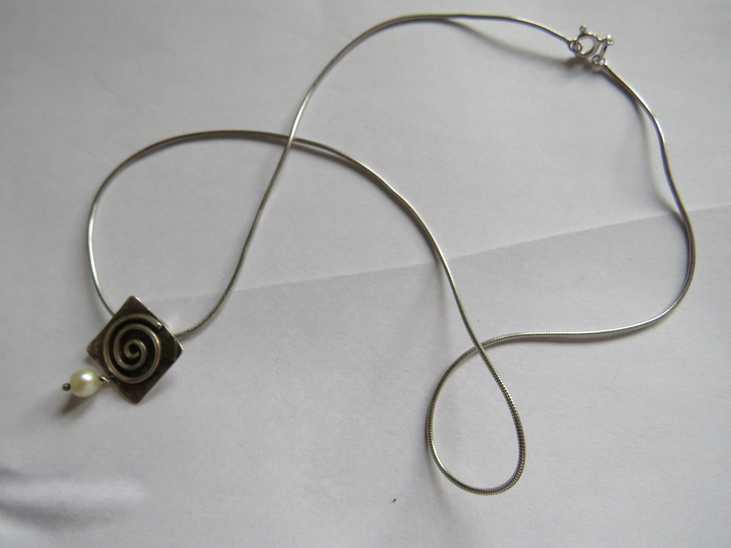 Ladies Sterling Silver Necklace & Pendant With Pearl