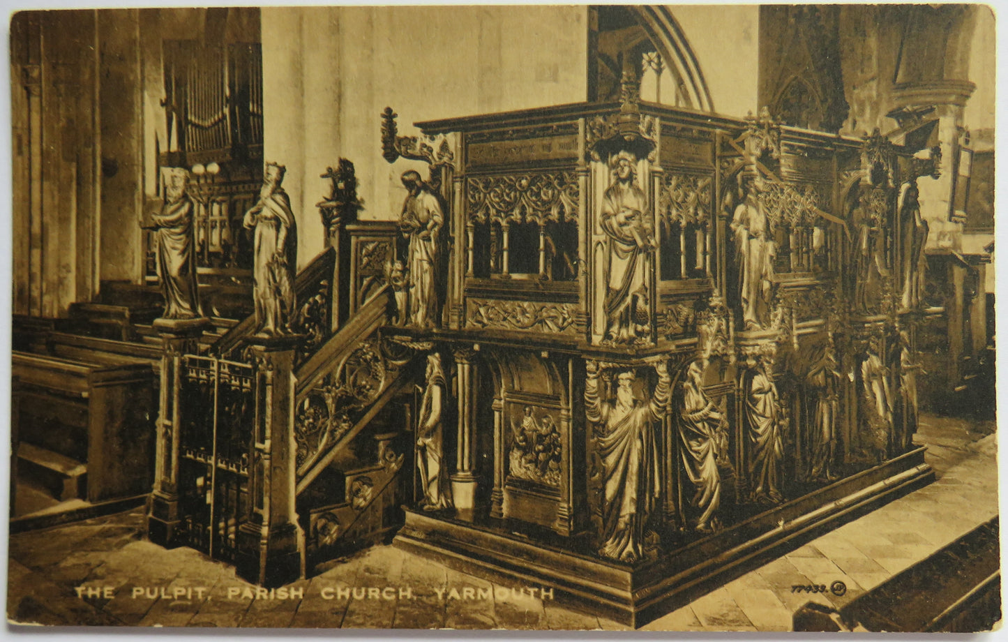 Vintage Postcard of The Pulpit, Parish Church, Yarmouth