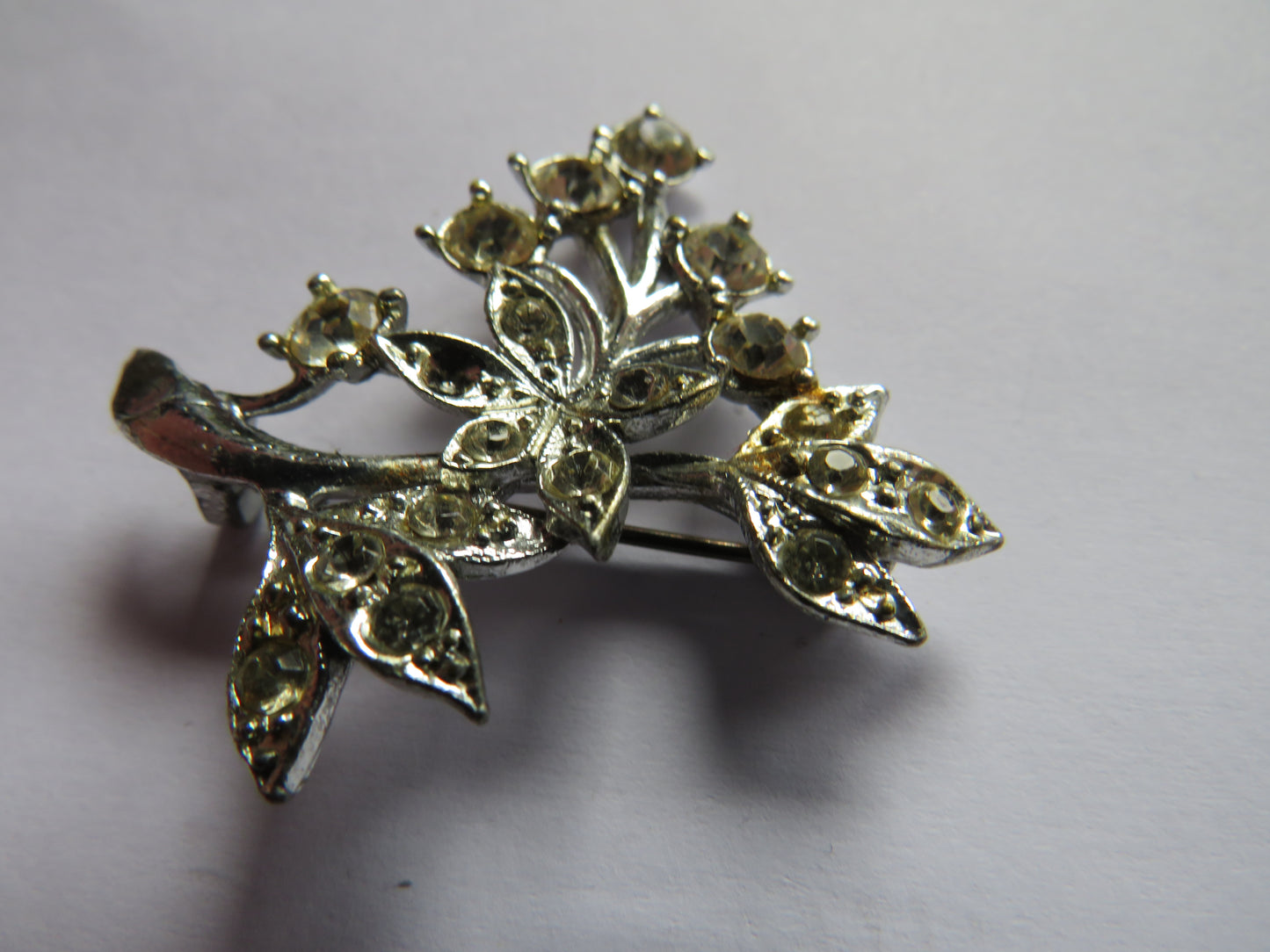 Vintage Ladies Sparkly Floral Costume Jewellery Brooch