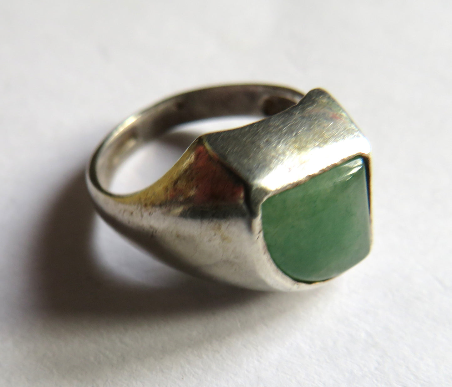 Vintage Ladies Sterling Silver & Green Stone Ring - UK Size P