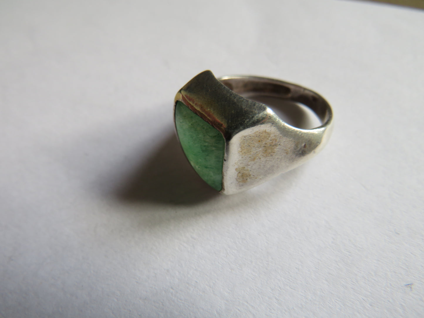 Vintage Ladies Sterling Silver & Green Stone Ring - UK Size P